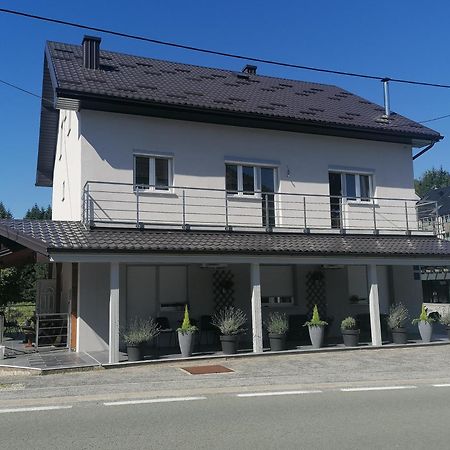 Guest House Mylan Licko Petrovo Selo エクステリア 写真