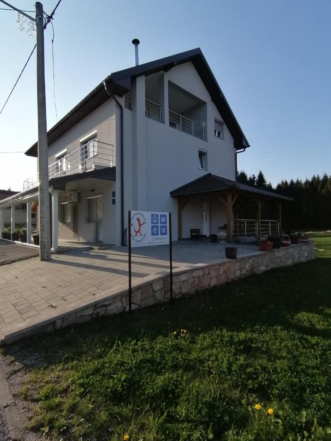 Guest House Mylan Licko Petrovo Selo エクステリア 写真